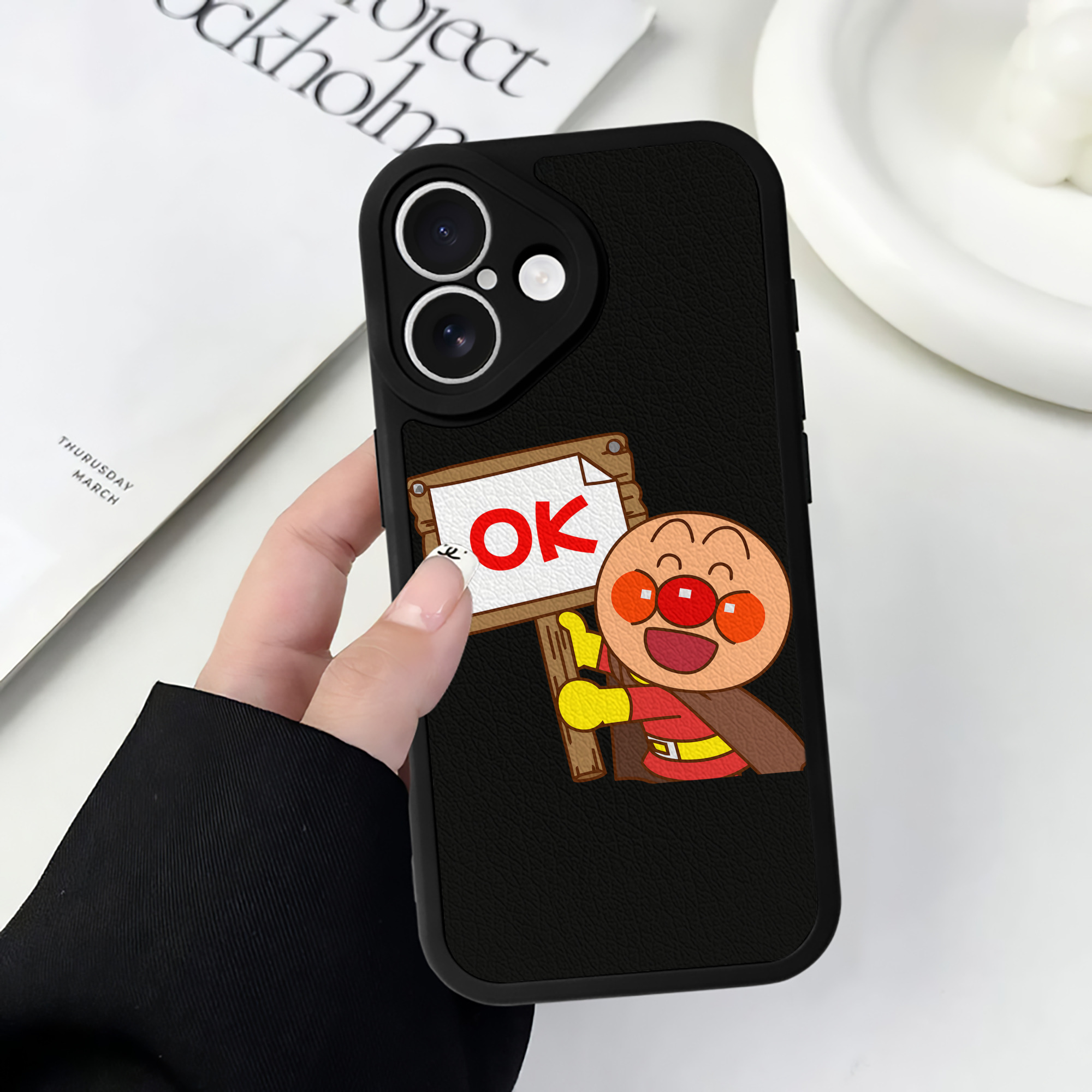 （画像用） アンパンマン Anpanman 【iPhone 16シリーズ対応】シリコンスマホケース（レザー調） 材質：シリコン